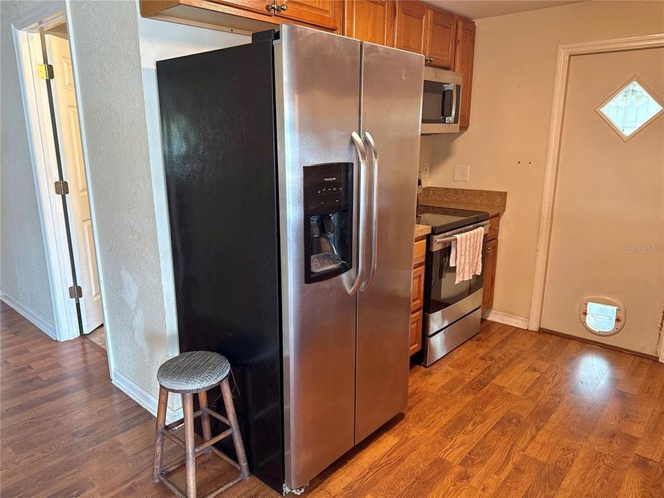 For Sale: $85,000 (2 beds, 1 baths, 1088 Square Feet)