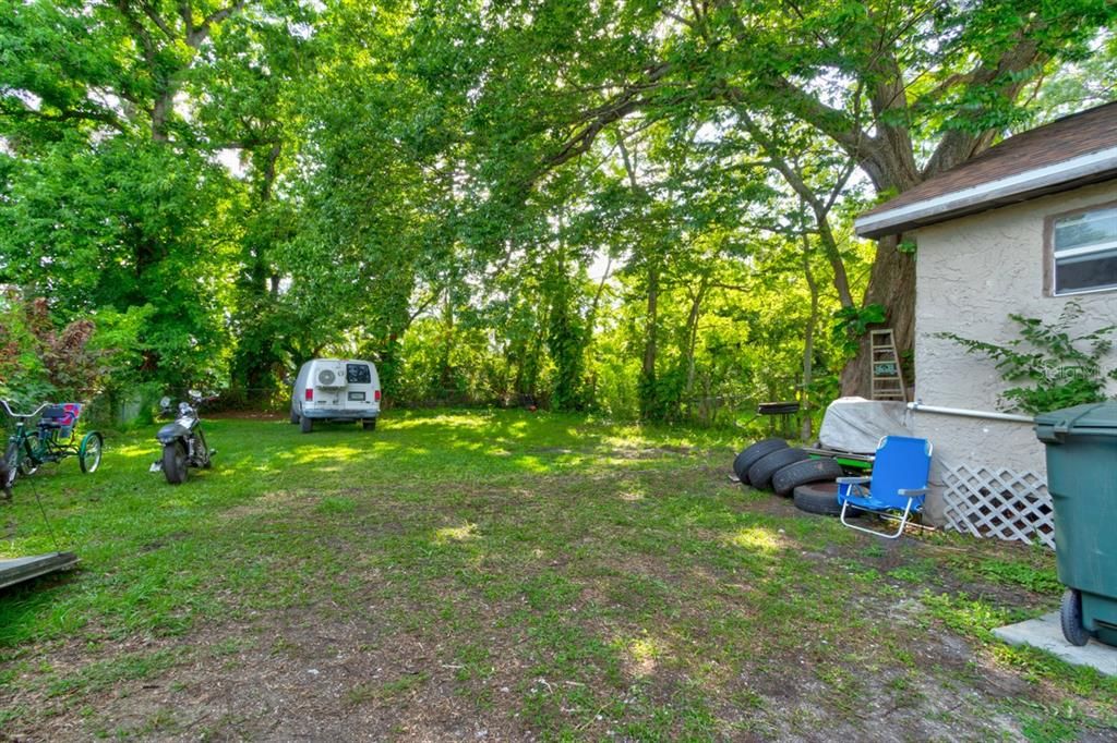 待售: $199,000 (4 贝兹, 0 浴室, 2132 平方英尺)