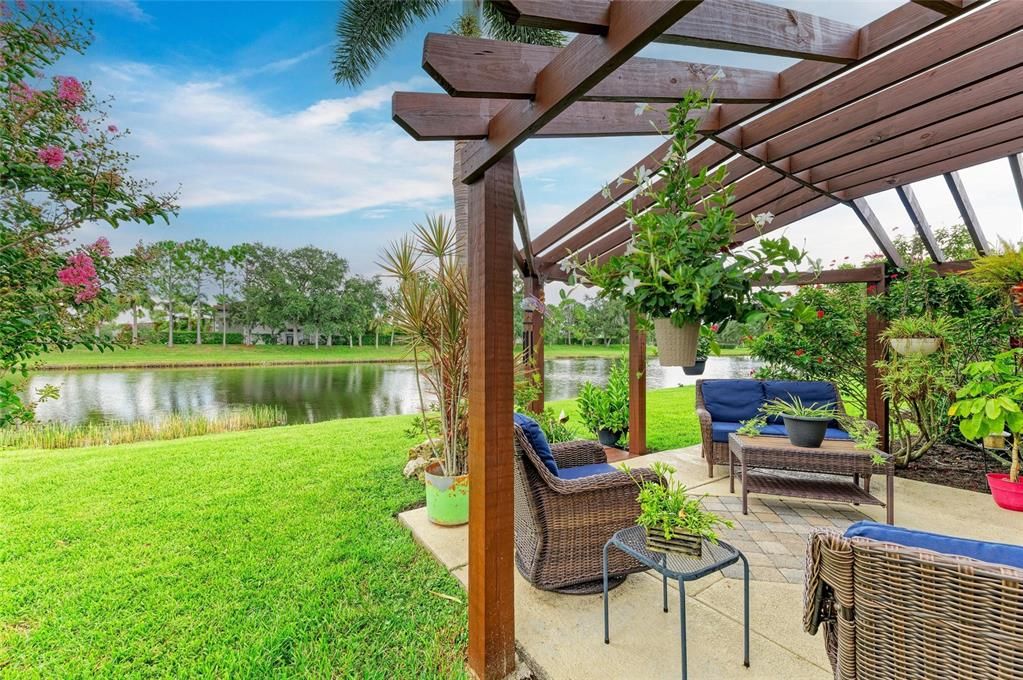 Под контрактом: $379,500 (2 спален, 2 ванн, 1603 Квадратных фут)