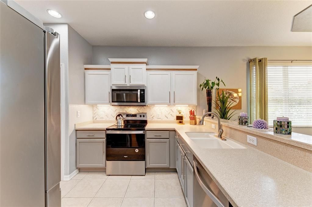 Под контрактом: $379,500 (2 спален, 2 ванн, 1603 Квадратных фут)