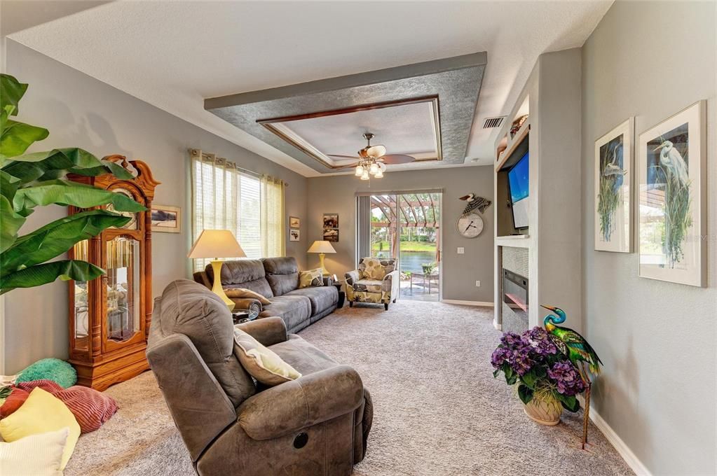 Под контрактом: $379,500 (2 спален, 2 ванн, 1603 Квадратных фут)