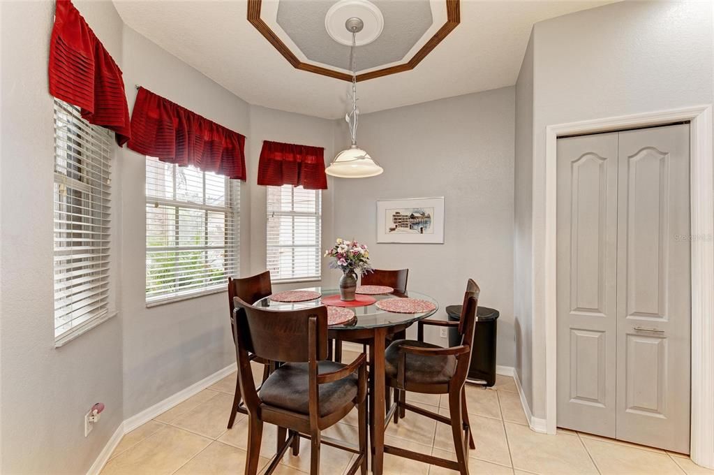 Под контрактом: $379,500 (2 спален, 2 ванн, 1603 Квадратных фут)