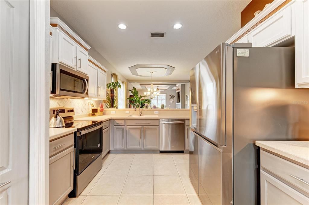 Под контрактом: $379,500 (2 спален, 2 ванн, 1603 Квадратных фут)