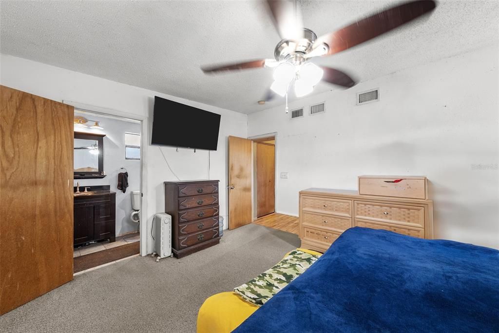 На продажу: $257,000 (3 спален, 2 ванн, 1291 Квадратных фут)