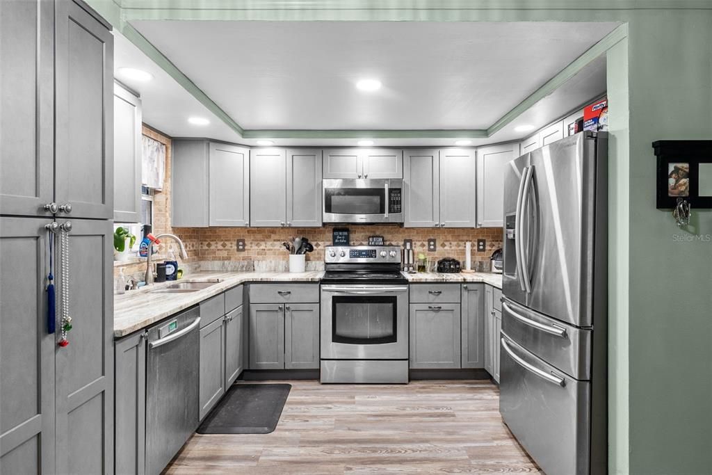 На продажу: $257,000 (3 спален, 2 ванн, 1291 Квадратных фут)