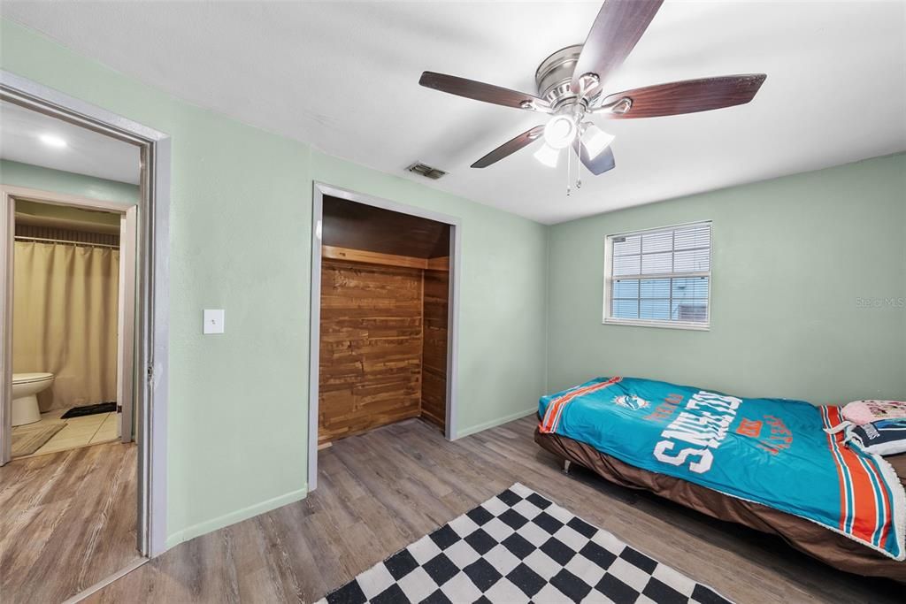 На продажу: $257,000 (3 спален, 2 ванн, 1291 Квадратных фут)