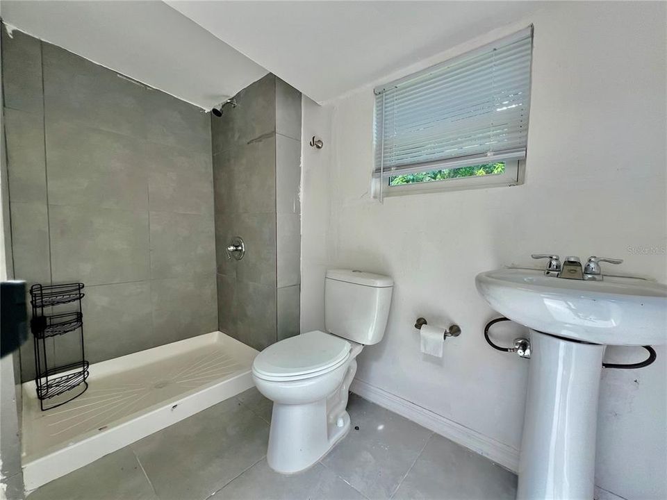 待售: $128,000 (2 贝兹, 2 浴室, 580 平方英尺)