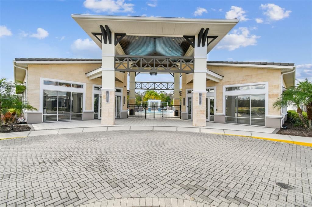 Activo con contrato: $815,000 (7 camas, 7 baños, 4014 Pies cuadrados)