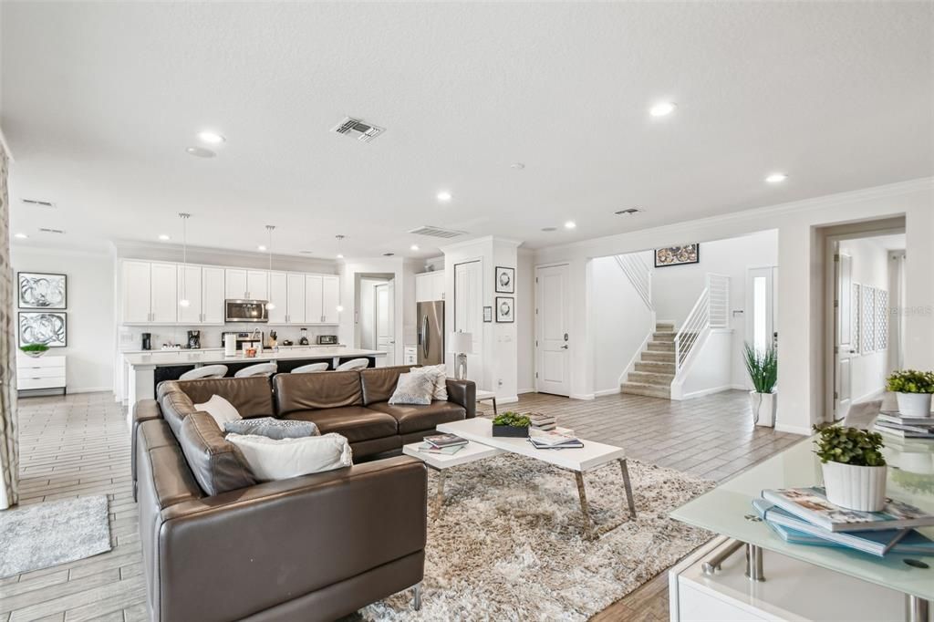 Activo con contrato: $815,000 (7 camas, 7 baños, 4014 Pies cuadrados)