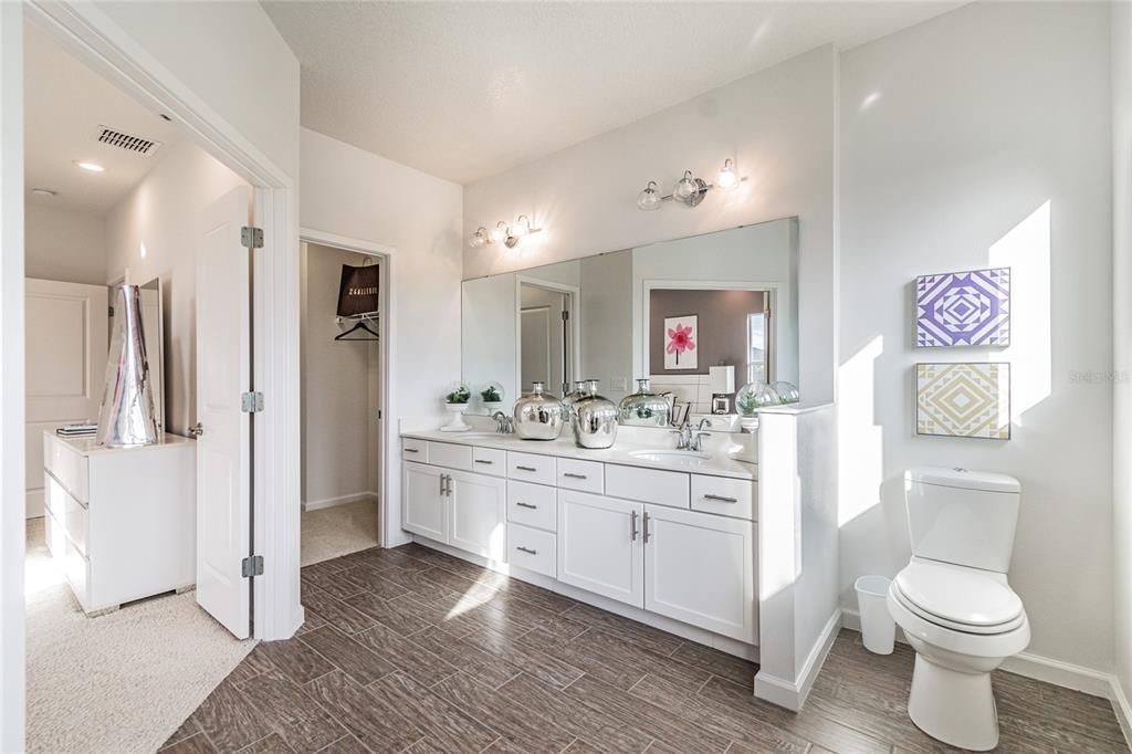 Activo con contrato: $815,000 (7 camas, 7 baños, 4014 Pies cuadrados)