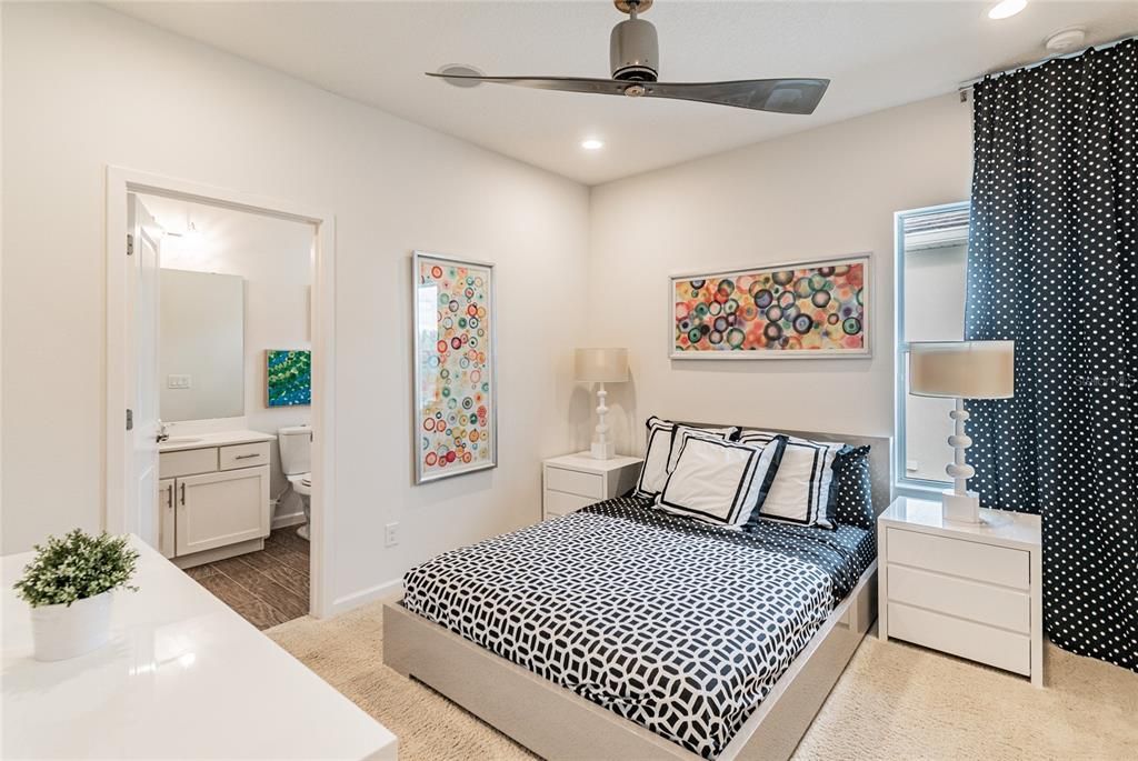 Activo con contrato: $815,000 (7 camas, 7 baños, 4014 Pies cuadrados)