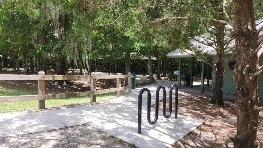 For Sale: $210,000 (2 beds, 2 baths, 897 Square Feet)