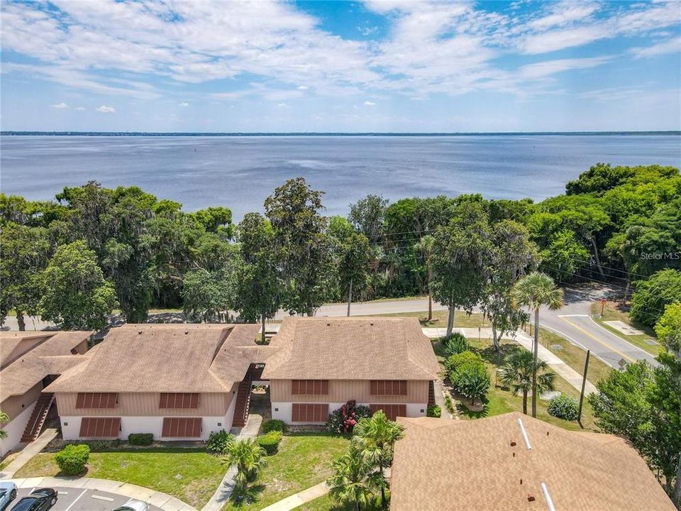 For Sale: $210,000 (2 beds, 2 baths, 897 Square Feet)