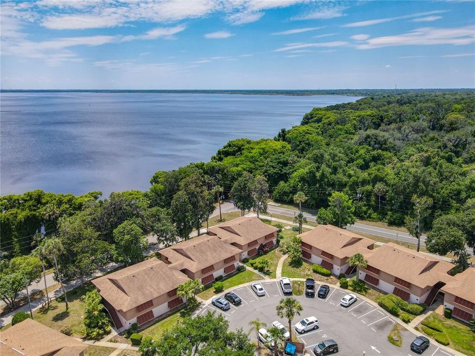 For Sale: $210,000 (2 beds, 2 baths, 897 Square Feet)