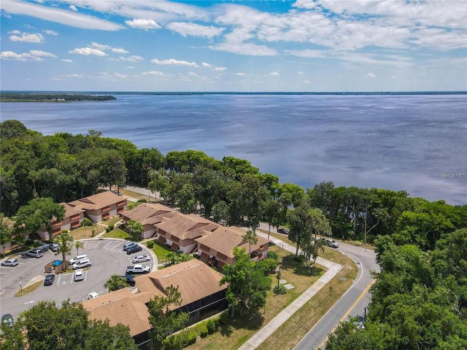 For Sale: $210,000 (2 beds, 2 baths, 897 Square Feet)