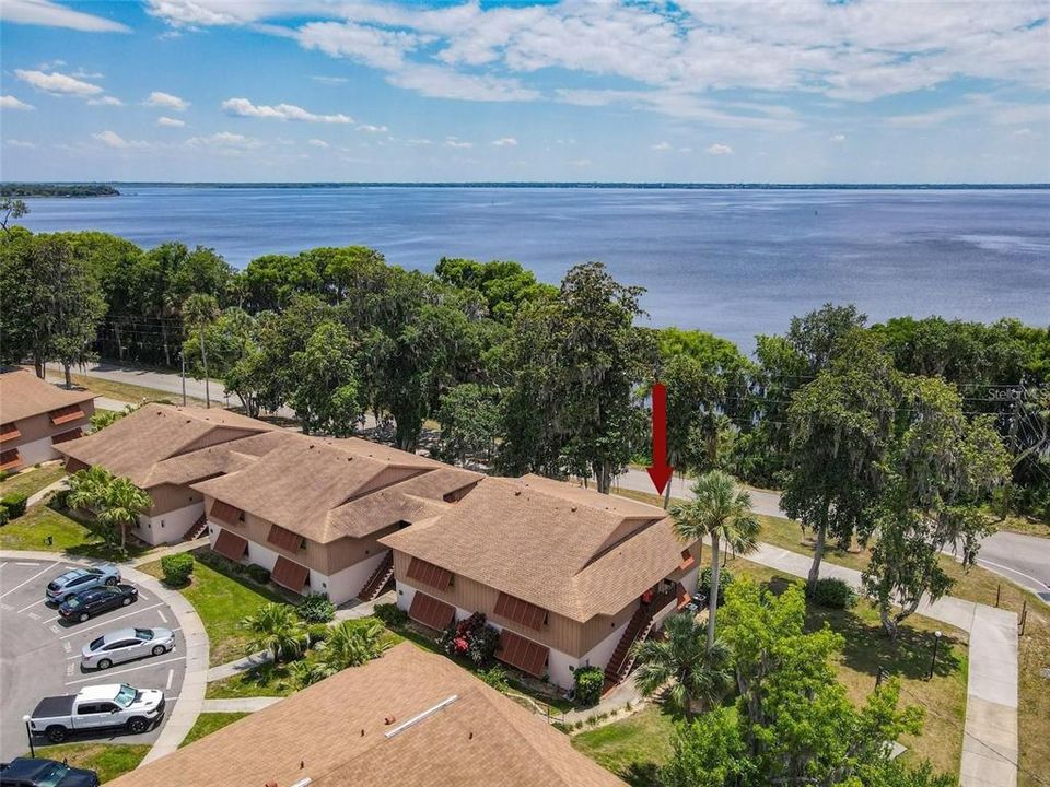 For Sale: $210,000 (2 beds, 2 baths, 897 Square Feet)