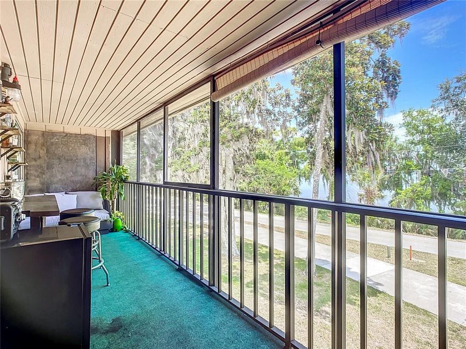 For Sale: $210,000 (2 beds, 2 baths, 897 Square Feet)