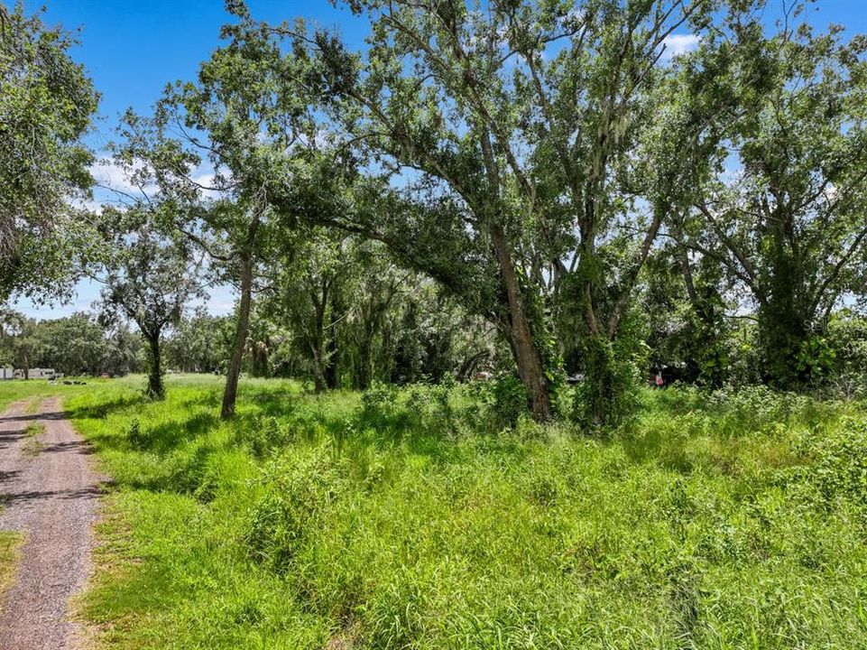 待售: $1,500,000 (4.30 acres)