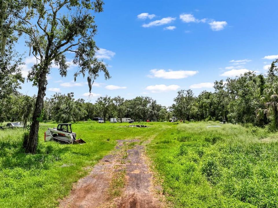 待售: $1,500,000 (4.30 acres)