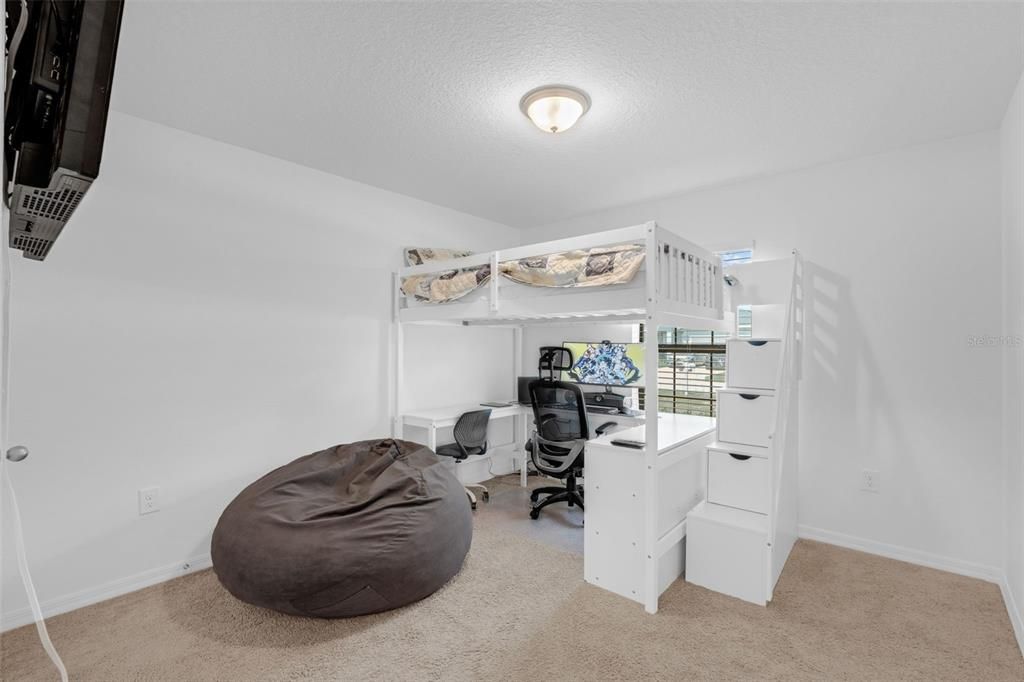 合同活跃: $249,000 (3 贝兹, 2 浴室, 1264 平方英尺)