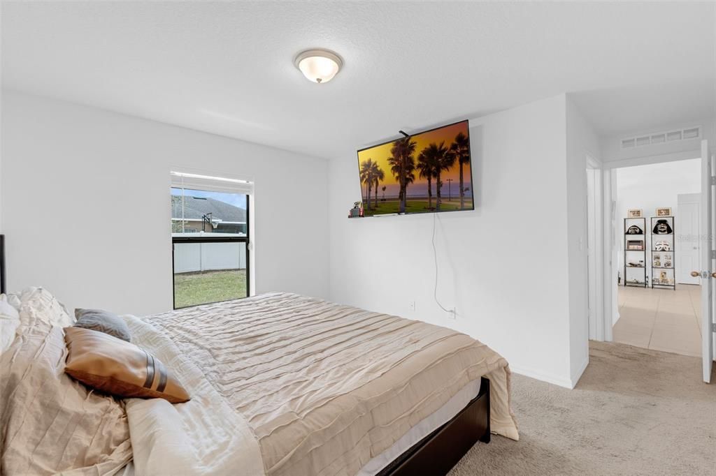 合同活跃: $249,000 (3 贝兹, 2 浴室, 1264 平方英尺)