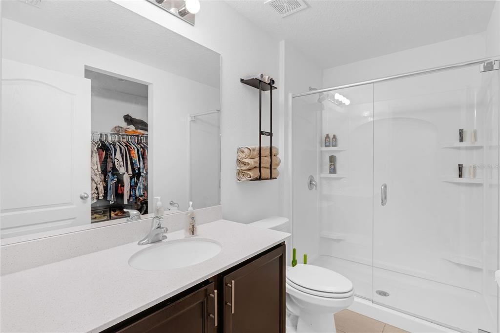 合同活跃: $249,000 (3 贝兹, 2 浴室, 1264 平方英尺)