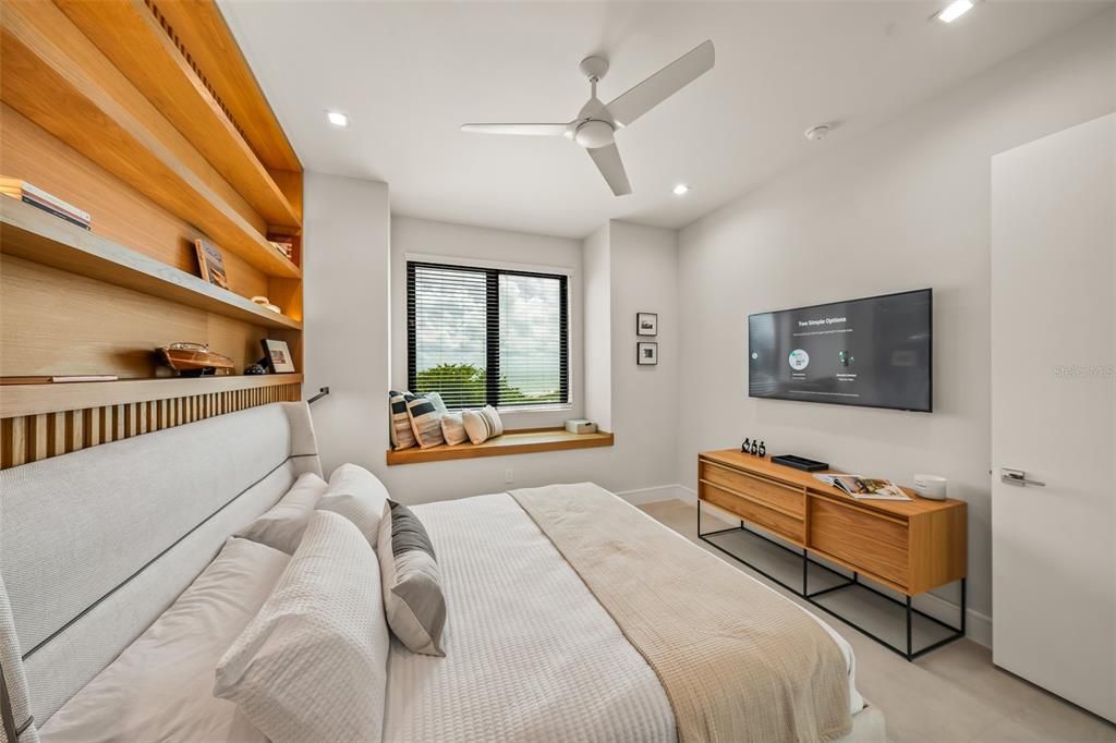 На продажу: $6,250,000 (6 спален, 6 ванн, 3375 Квадратных фут)