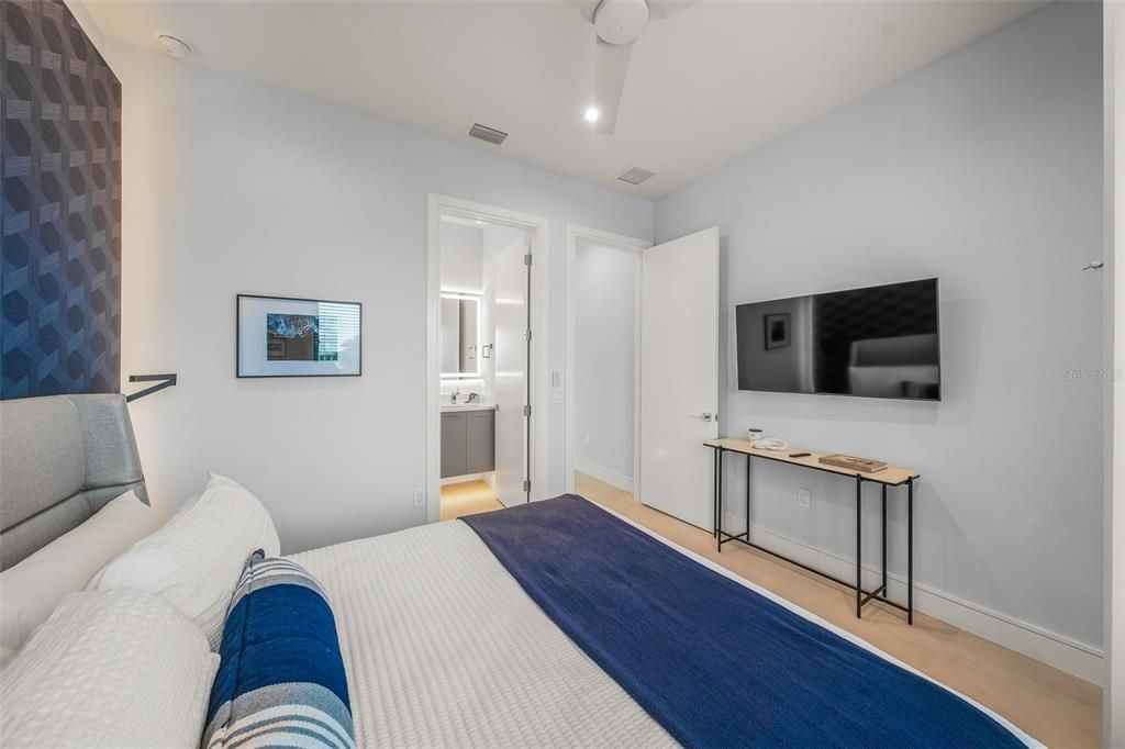 На продажу: $6,250,000 (6 спален, 6 ванн, 3375 Квадратных фут)