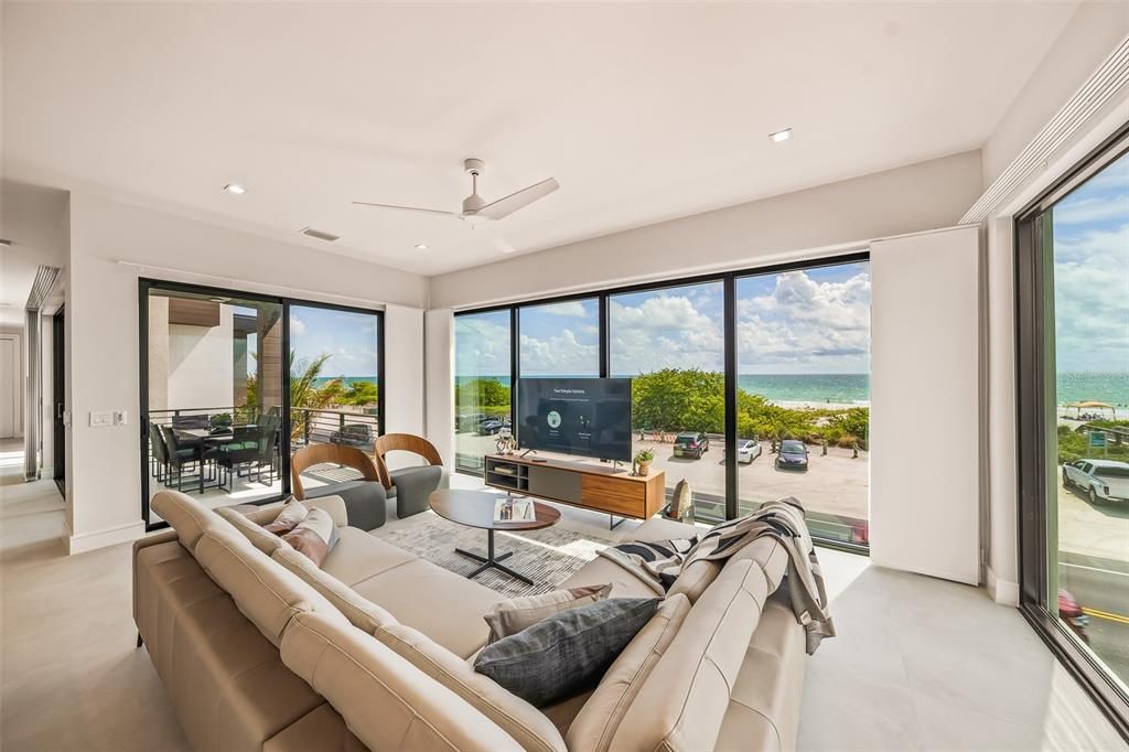 На продажу: $6,250,000 (6 спален, 6 ванн, 3375 Квадратных фут)