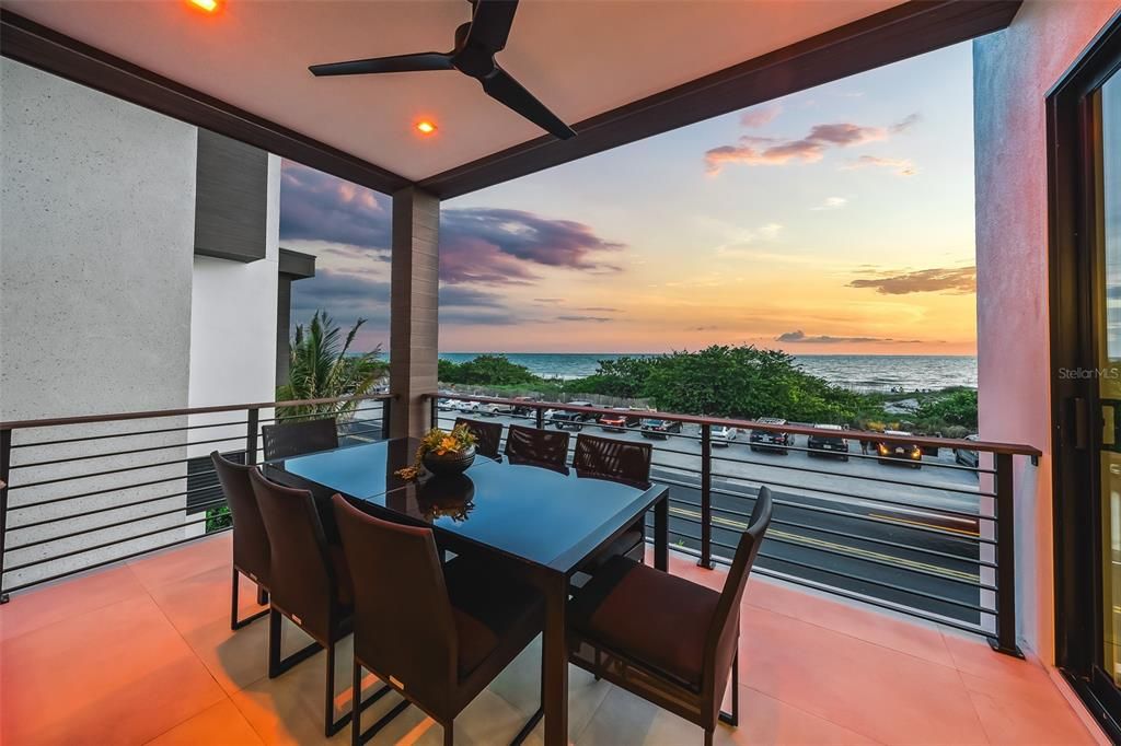 На продажу: $6,250,000 (6 спален, 6 ванн, 3375 Квадратных фут)