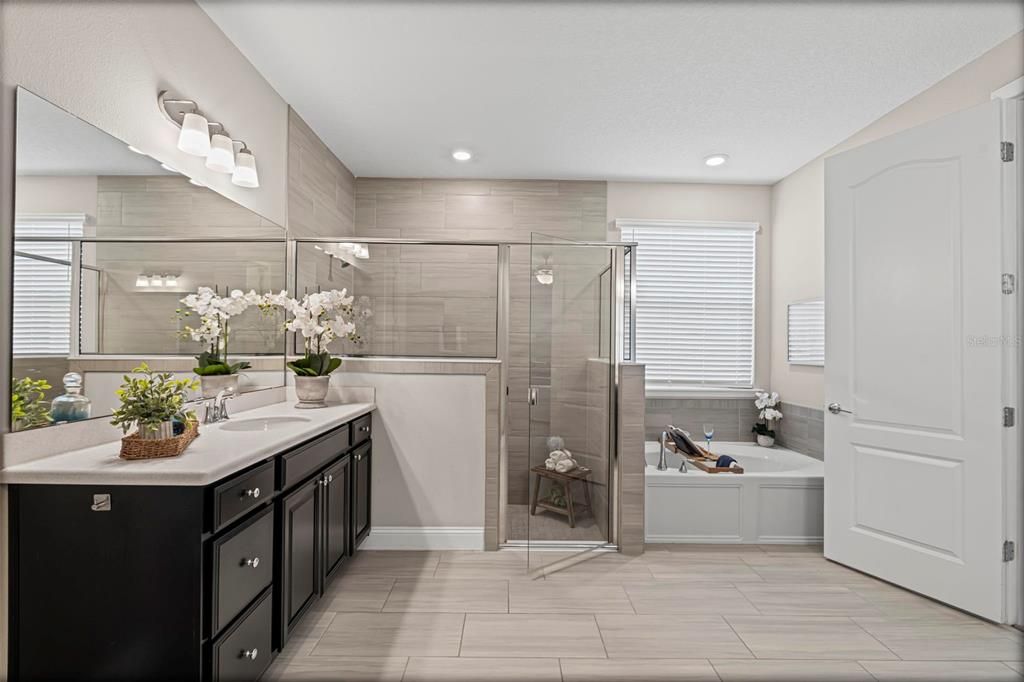 For Sale: $549,000 (4 beds, 3 baths, 2660 Square Feet)