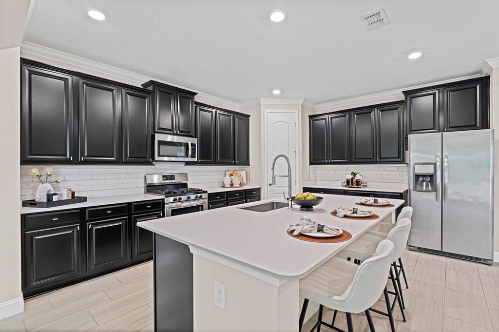 For Sale: $549,000 (4 beds, 3 baths, 2660 Square Feet)