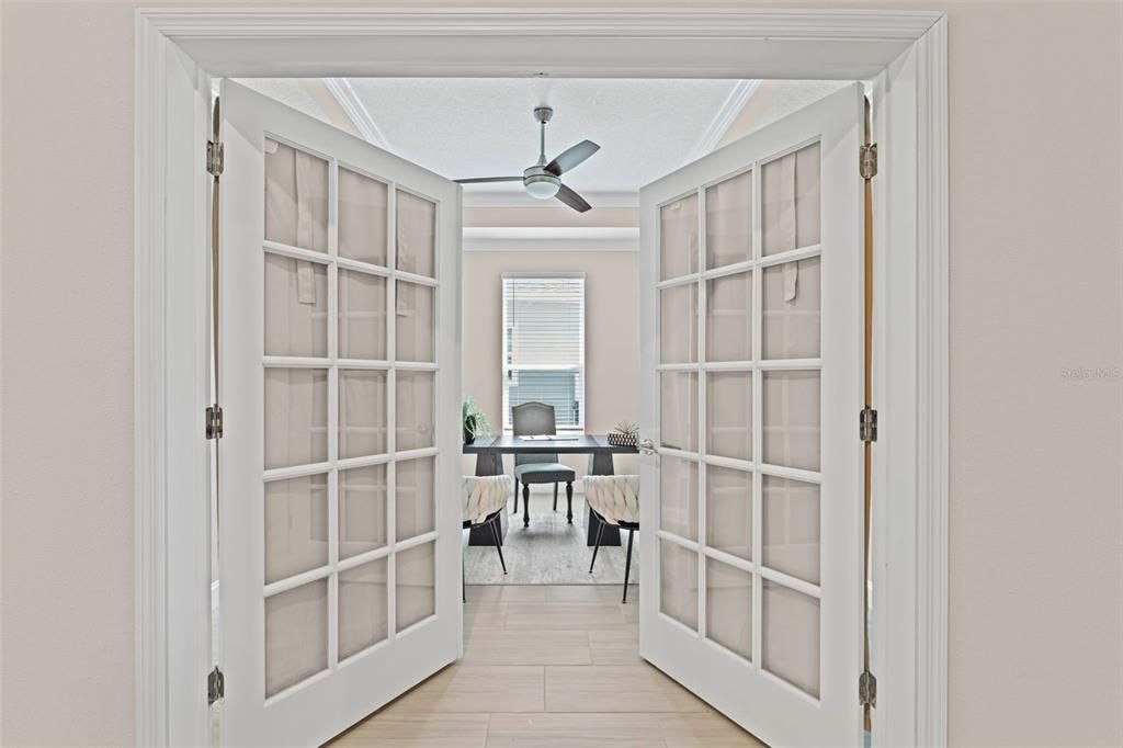 For Sale: $549,000 (4 beds, 3 baths, 2660 Square Feet)