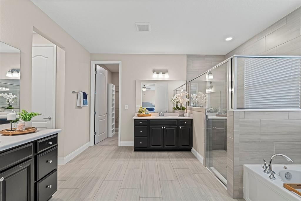 For Sale: $549,000 (4 beds, 3 baths, 2660 Square Feet)