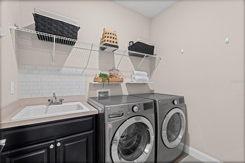 For Sale: $549,000 (4 beds, 3 baths, 2660 Square Feet)