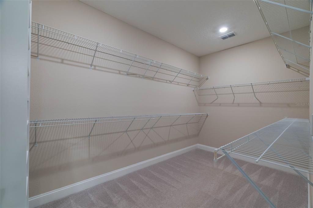 For Sale: $549,000 (4 beds, 3 baths, 2660 Square Feet)