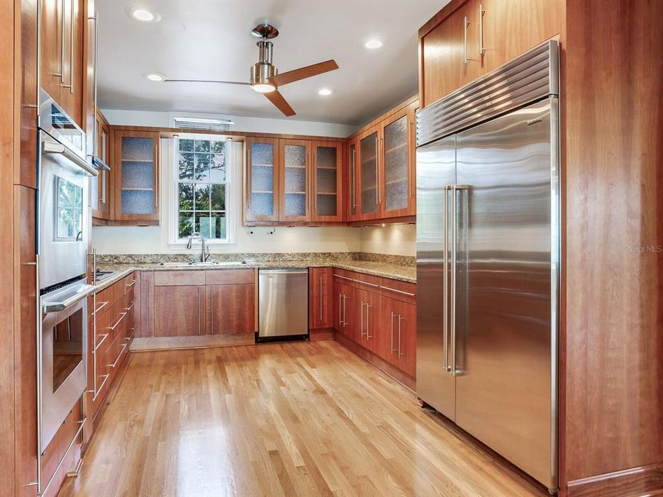 En Venta: $2,399,000 (3 camas, 4 baños, 3546 Pies cuadrados)