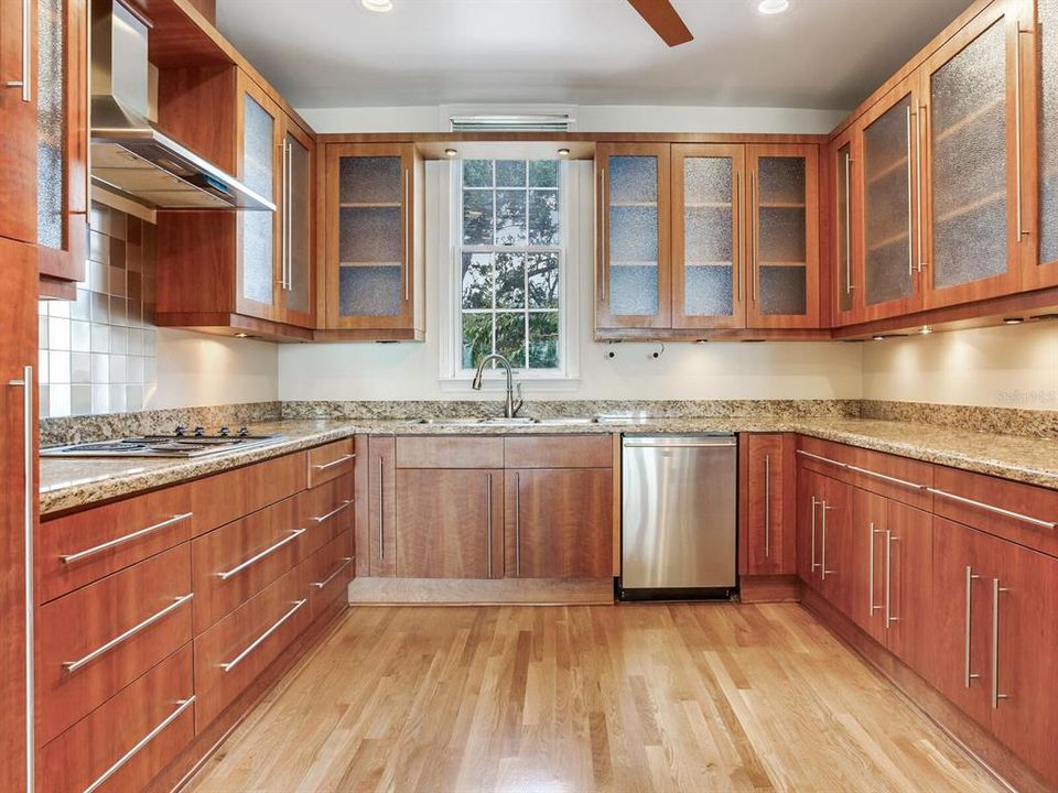 En Venta: $2,399,000 (3 camas, 4 baños, 3546 Pies cuadrados)