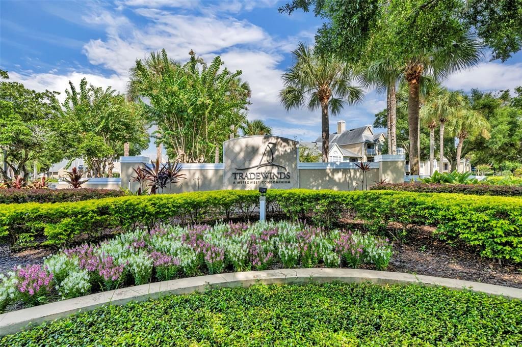 Active With Contract: $115,000 (2 beds, 2 baths, 829 Square Feet)