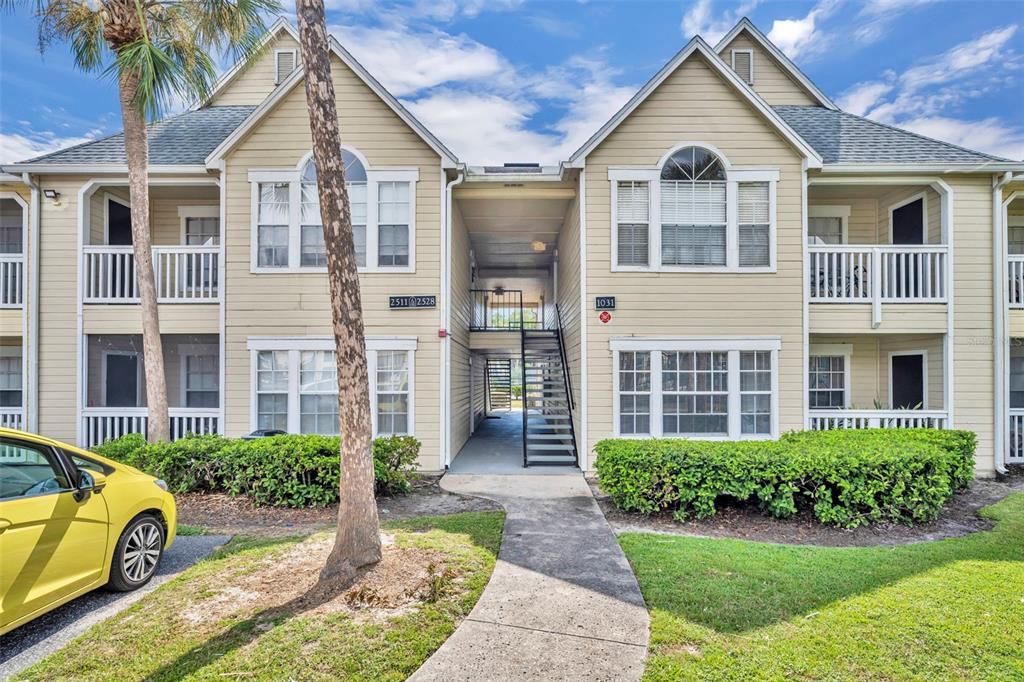 Active With Contract: $115,000 (2 beds, 2 baths, 829 Square Feet)