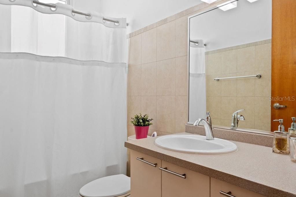 En Venta: $560,000 (4 camas, 3 baños, 4927 Pies cuadrados)