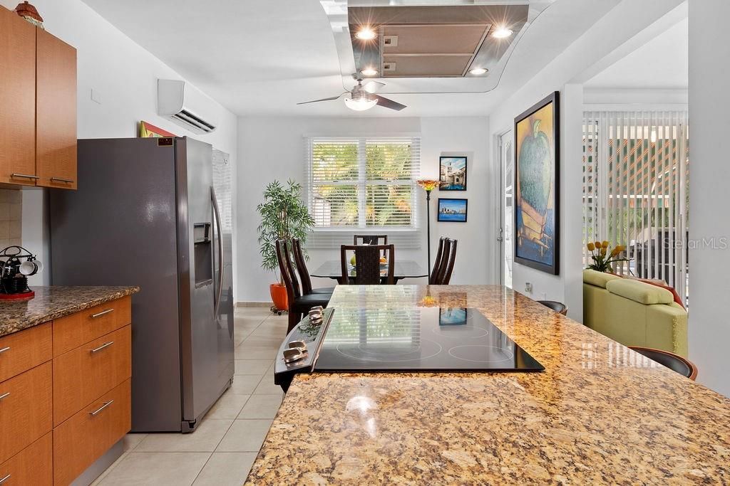 En Venta: $560,000 (4 camas, 3 baños, 4927 Pies cuadrados)