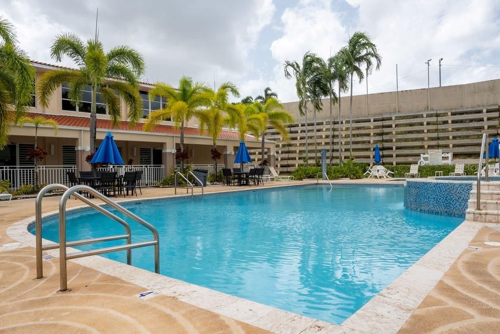 En Venta: $560,000 (4 camas, 3 baños, 4927 Pies cuadrados)