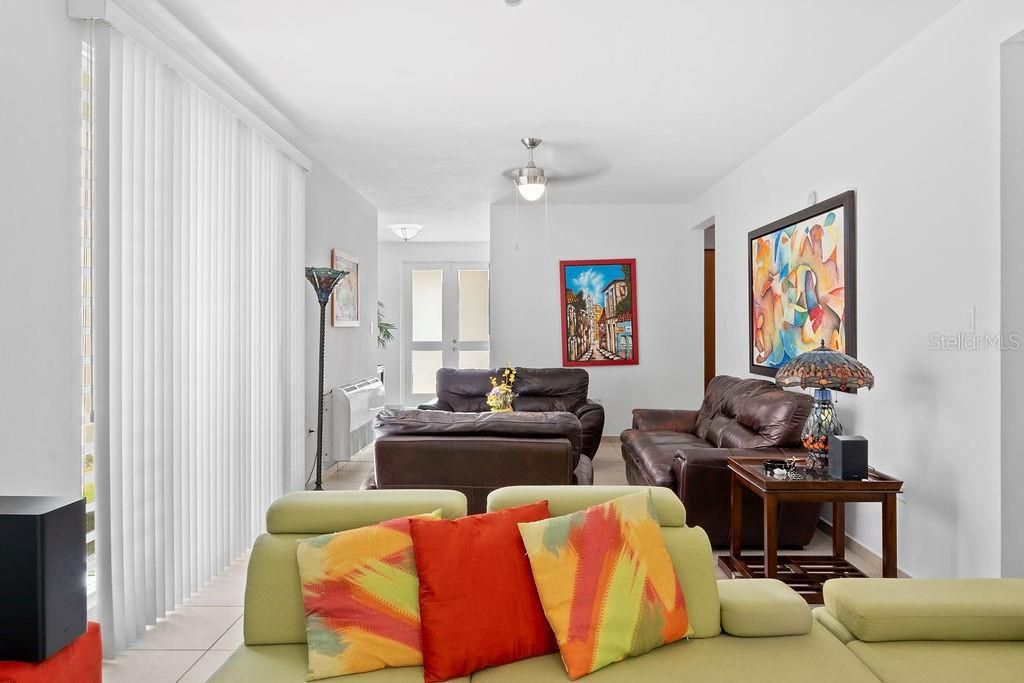 En Venta: $560,000 (4 camas, 3 baños, 4927 Pies cuadrados)