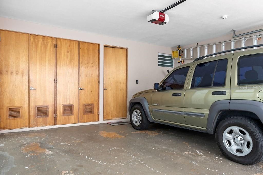 En Venta: $560,000 (4 camas, 3 baños, 4927 Pies cuadrados)