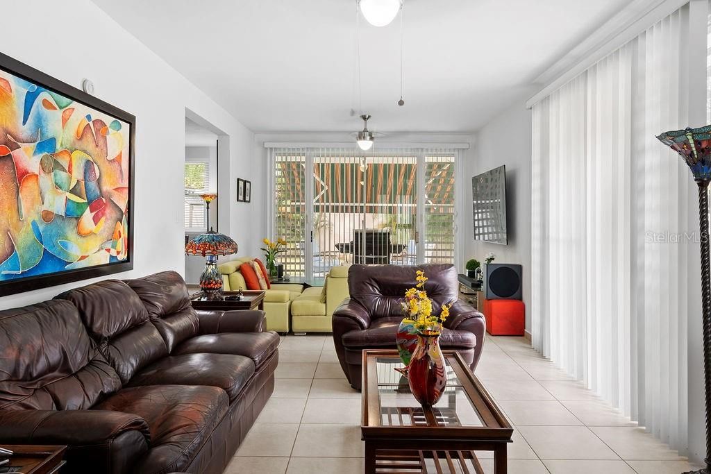 En Venta: $560,000 (4 camas, 3 baños, 4927 Pies cuadrados)