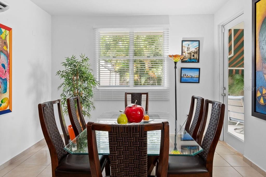 En Venta: $560,000 (4 camas, 3 baños, 4927 Pies cuadrados)