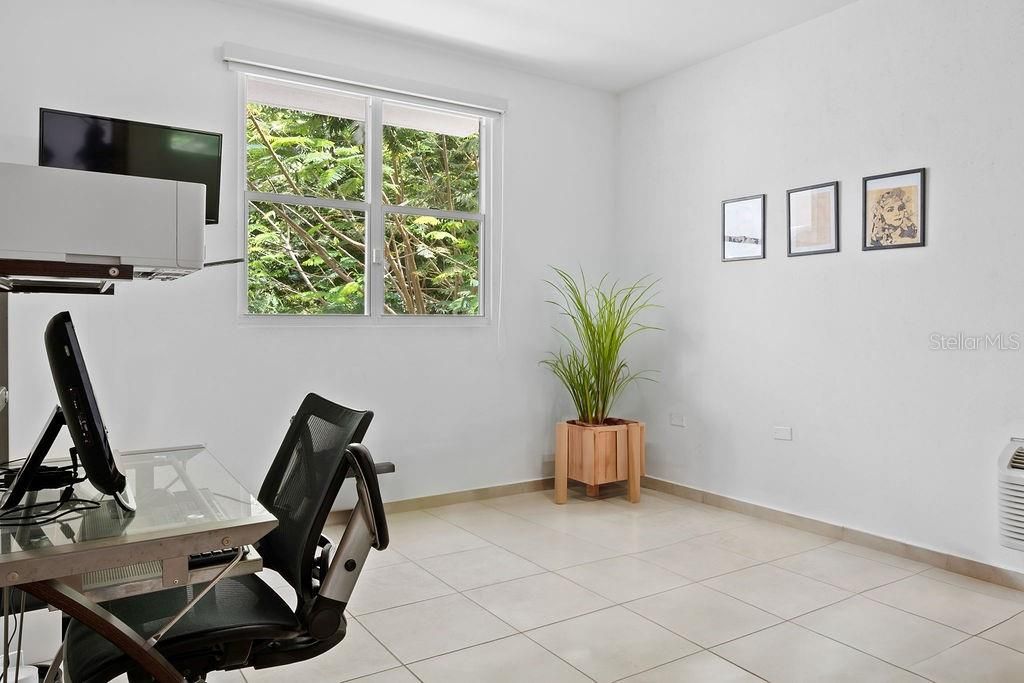 En Venta: $560,000 (4 camas, 3 baños, 4927 Pies cuadrados)