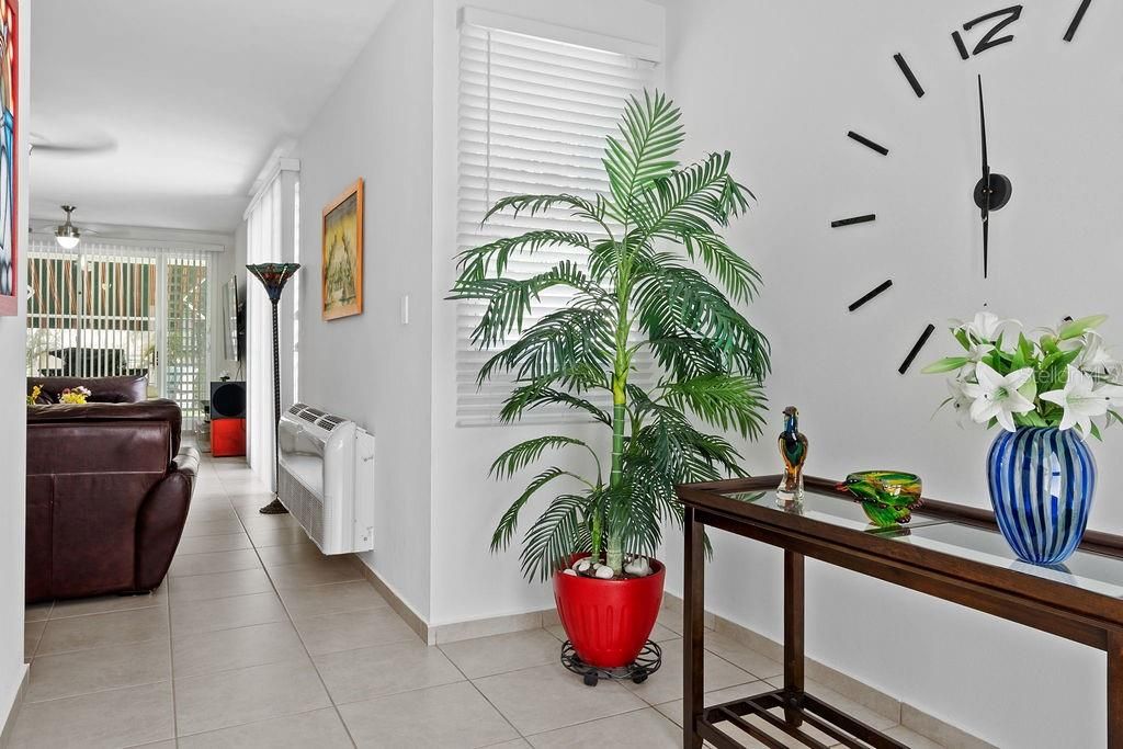 En Venta: $560,000 (4 camas, 3 baños, 4927 Pies cuadrados)