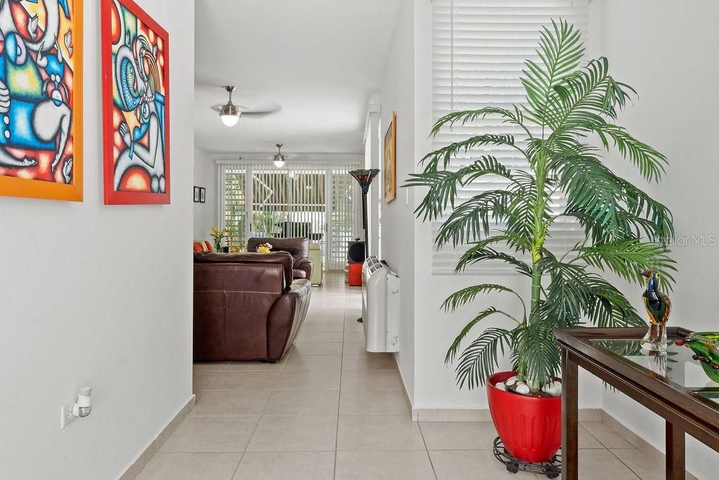 En Venta: $560,000 (4 camas, 3 baños, 4927 Pies cuadrados)